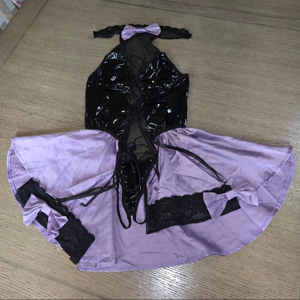 Elegant Black and Purple Women's Lingerie Set